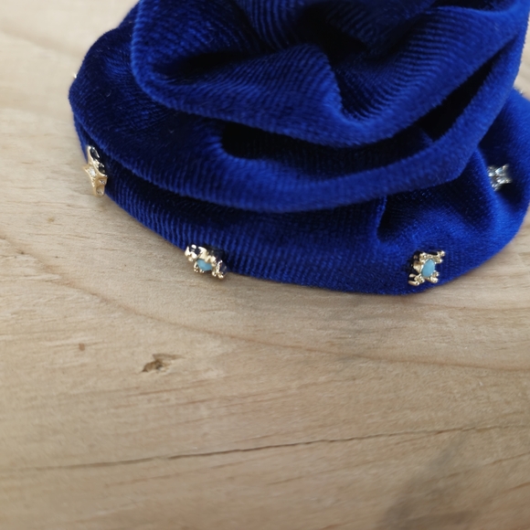 Free People Rosette Stud Earring Pack of 5 earrings - Picture 3 of 8